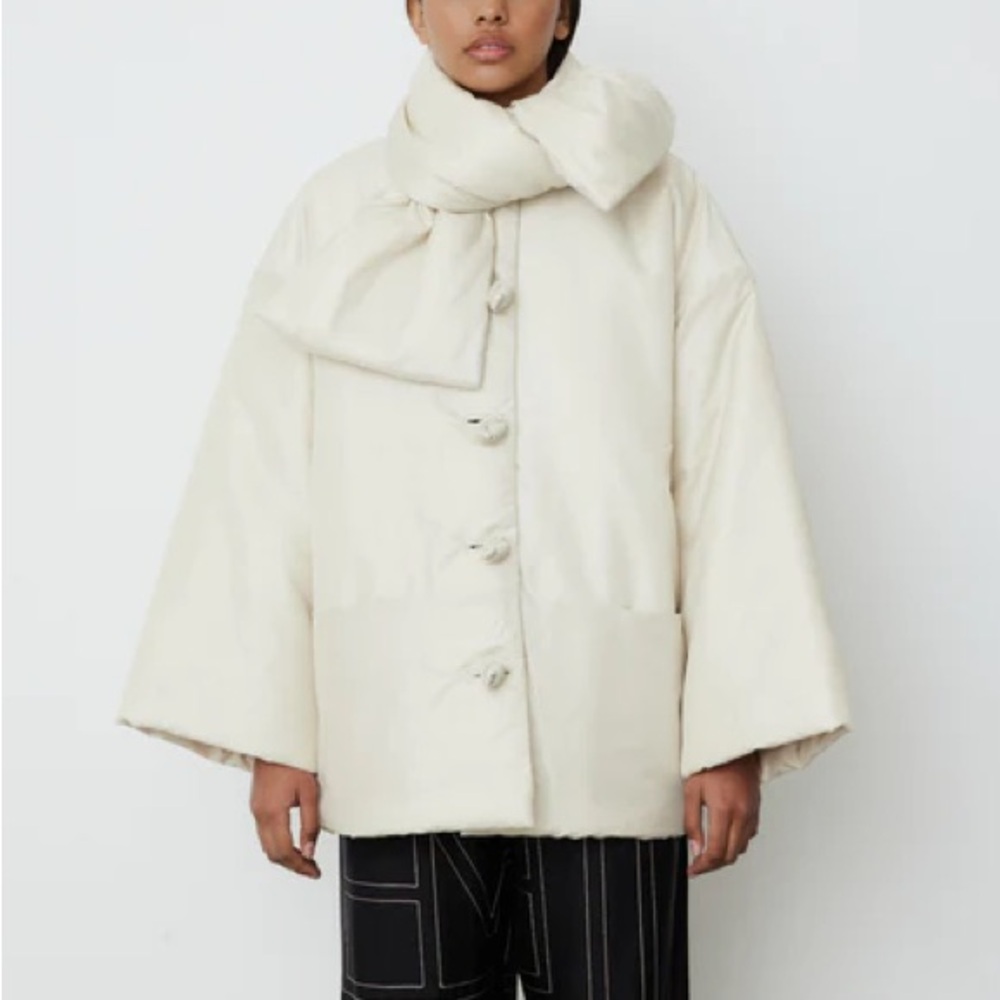 Padded Scarf Jacket Off white - Toteme